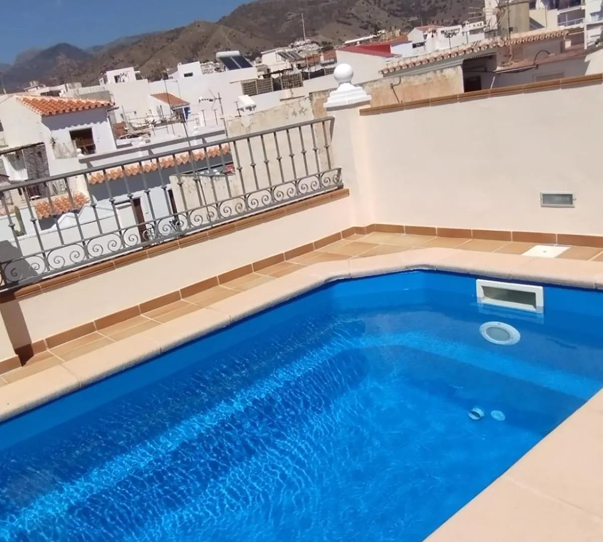 Atico Con Piscina Privada En El Corazon De Nerja! contacts